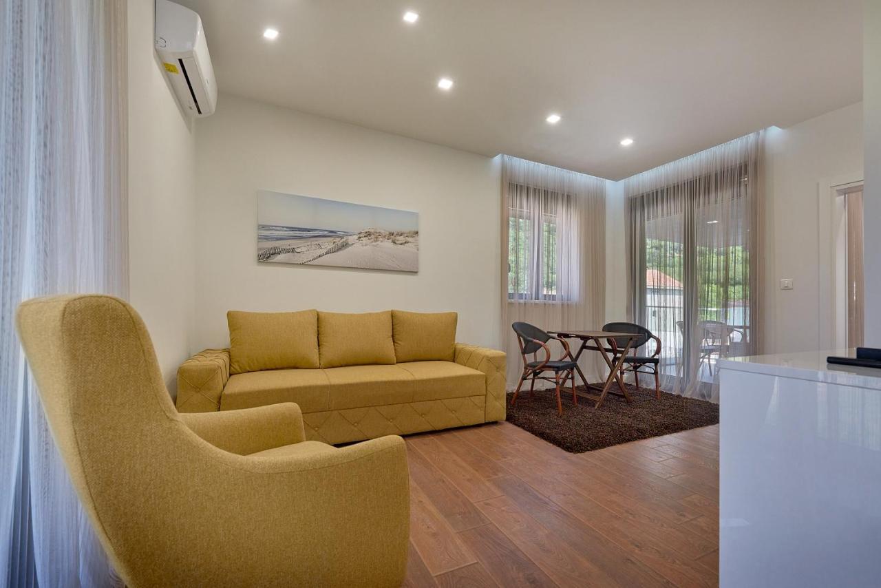 Georgiy Lux Apartments Lastva Grbaljska Zewnętrze zdjęcie